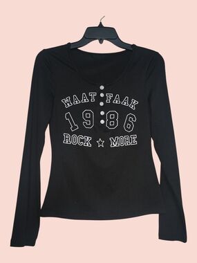 Black Long-Sleeve Graphic Henley Top